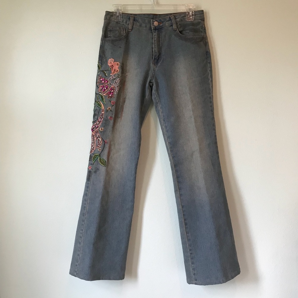 NWOT Embroidered Denim 👖🌼🌸